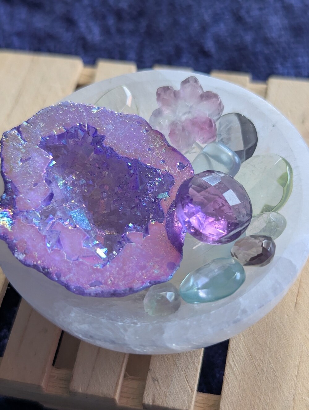 Lavender Aura Geode ☮️ Opalite Amethyst Aquamarine Fluorite Quartz Crystal Bowl - Picture 16 of 16